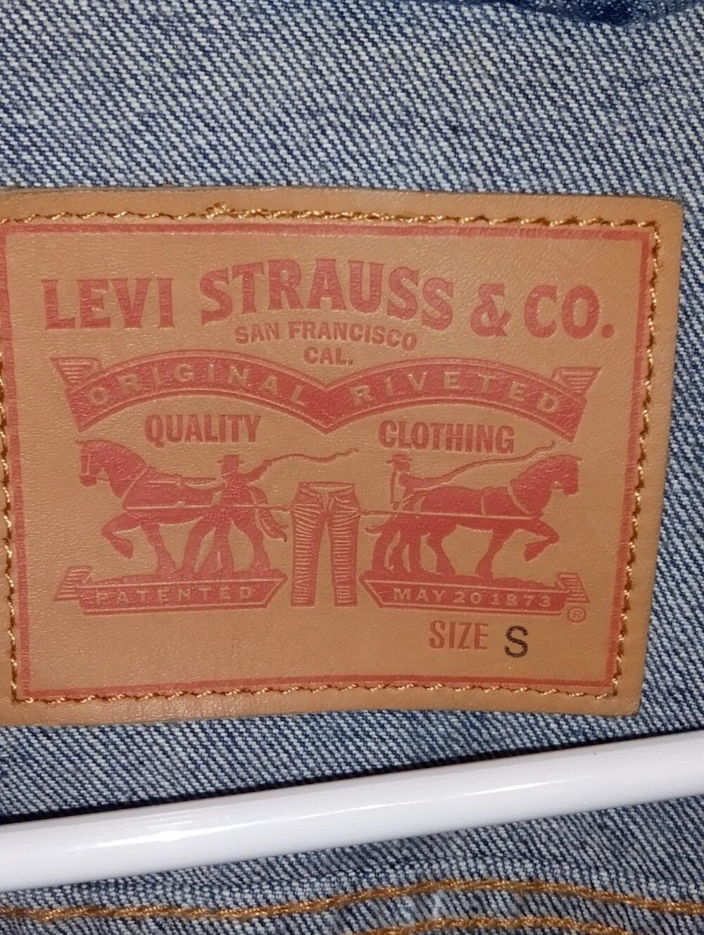 SOLD💥Like New Levi's Blue Denim Trucker Jacket Size Small - Picture 3 of 4